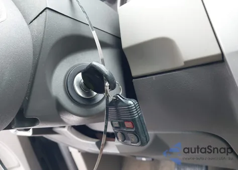 2008 Ford Focus Se/Ses z USA, uszkodzony, nr VIN 1FAHP33N58W249822